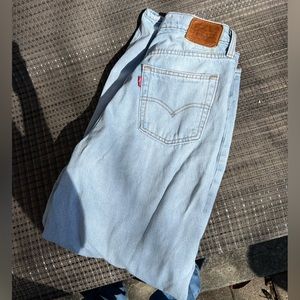 LEVI’S HIGH WAISTED BALLOON LEG JEANS